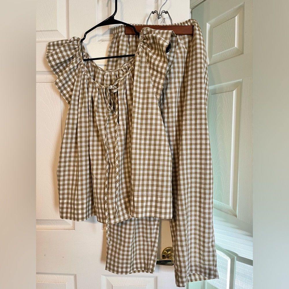 NWAT A Mente top and bottom